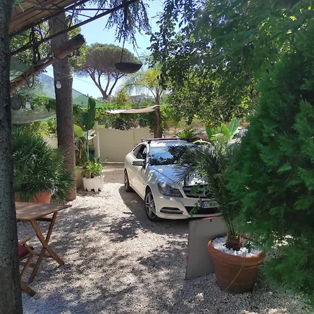 Tarsia Bed & Breakfast Acilia